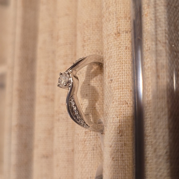 KOHL'S 1/5 CTTW DIAMOND 10K GOLD RING SIZE 7 - Picture 5 of 14